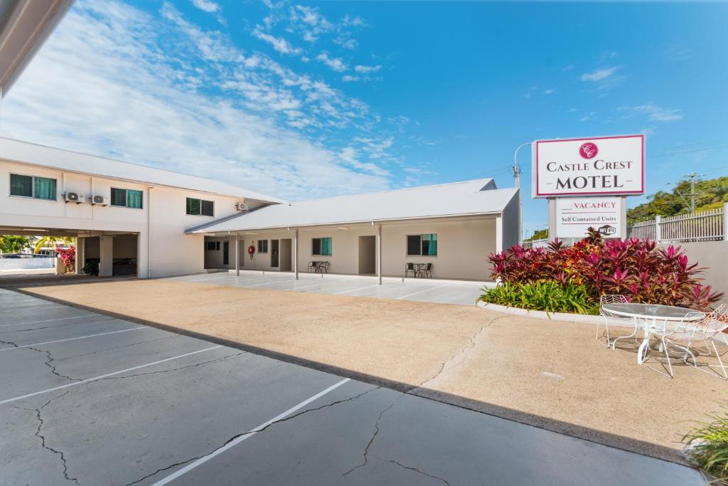 Castle Crest Motel Head Office Photos