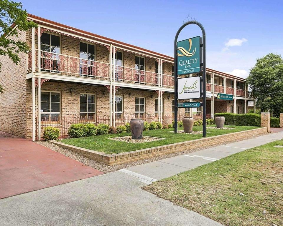 Quality Inn Colonial Head Office Photos